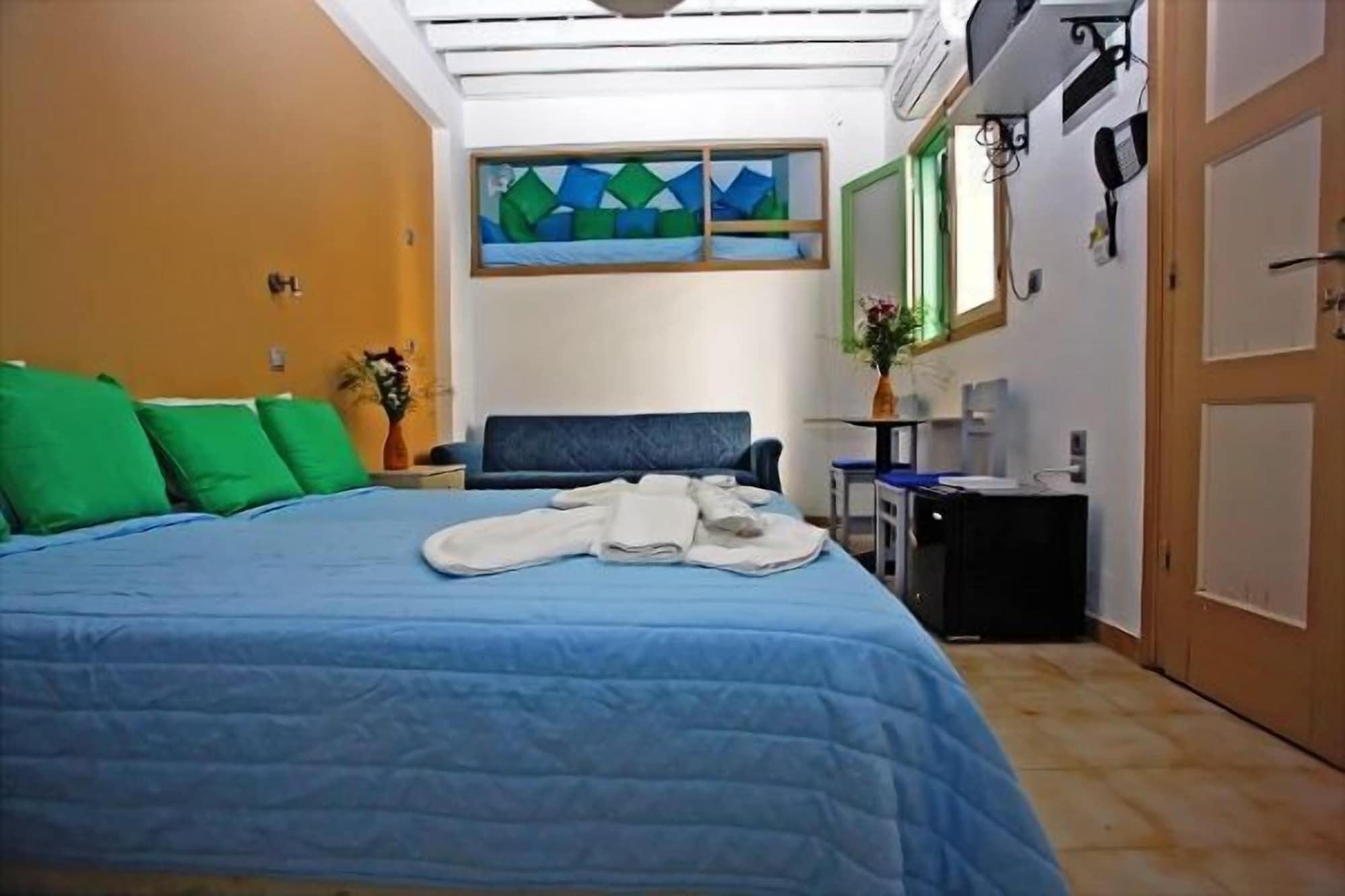 Xenones Apart Otel 3*